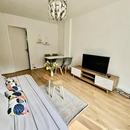 Sublime T3 - Calme, Equipe, Wifi & Parking Gratuit Appartement